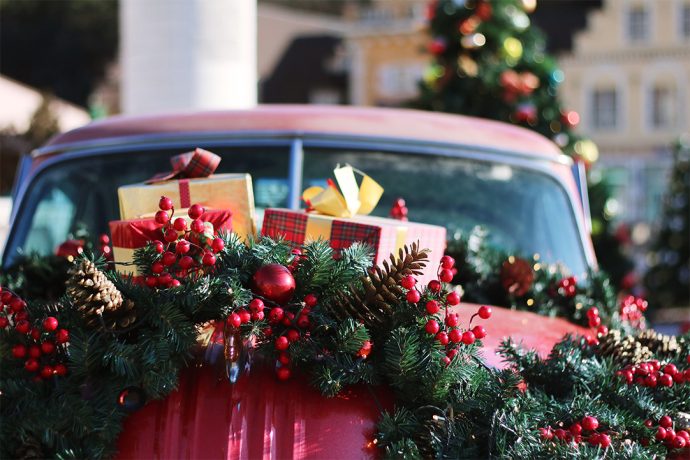 Decorate Your Car For Christmas